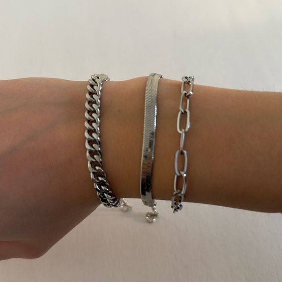 Classical bracelets, set of three from American Eagle. - Picture 3 of 3